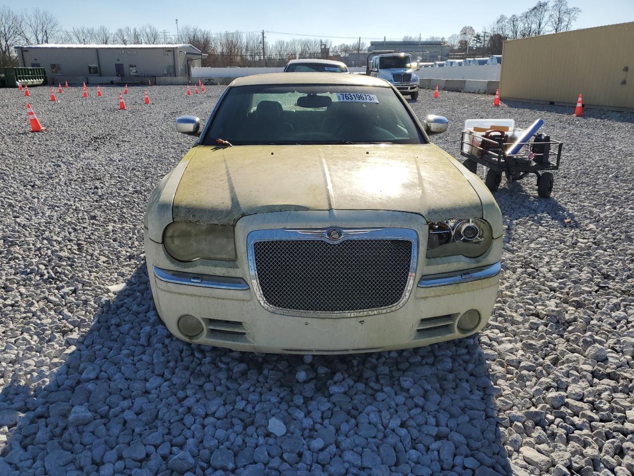 Photo 4 VIN: 2C3AA63H25H606848 - CHRYSLER 300 