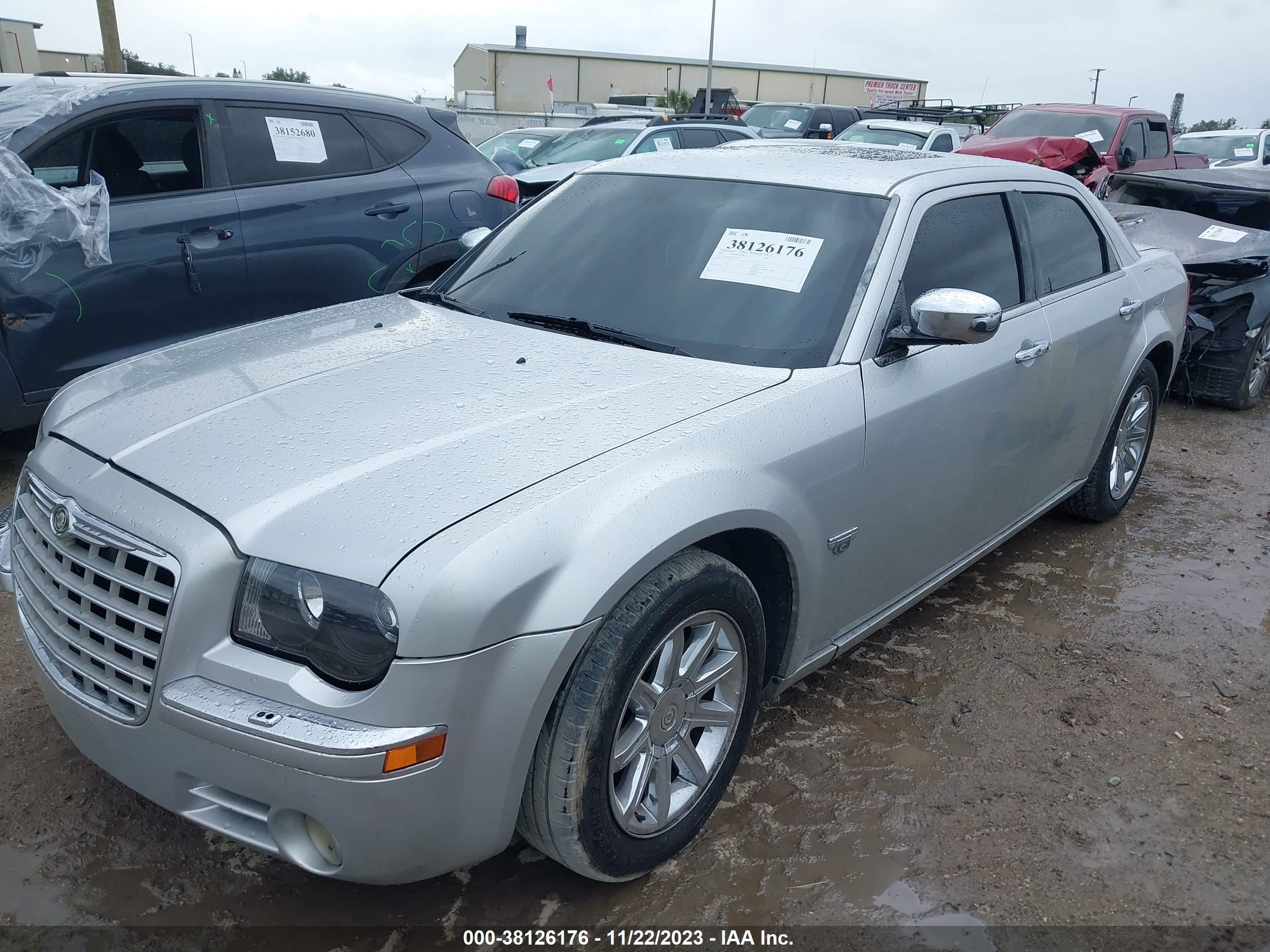 Photo 1 VIN: 2C3AA63H35H122428 - CHRYSLER 300 