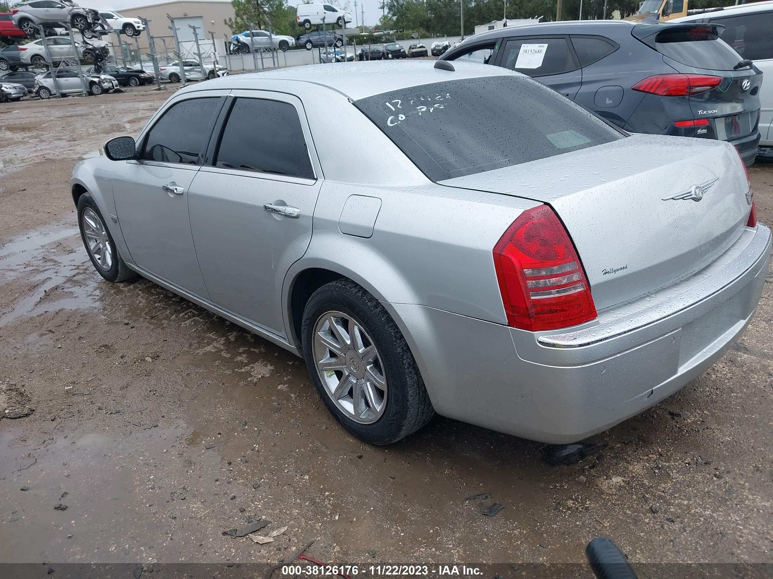 Photo 2 VIN: 2C3AA63H35H122428 - CHRYSLER 300 