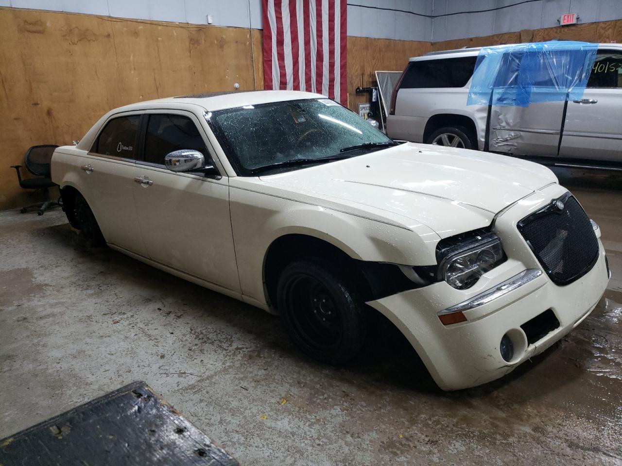 Photo 3 VIN: 2C3AA63H35H125233 - CHRYSLER 300 