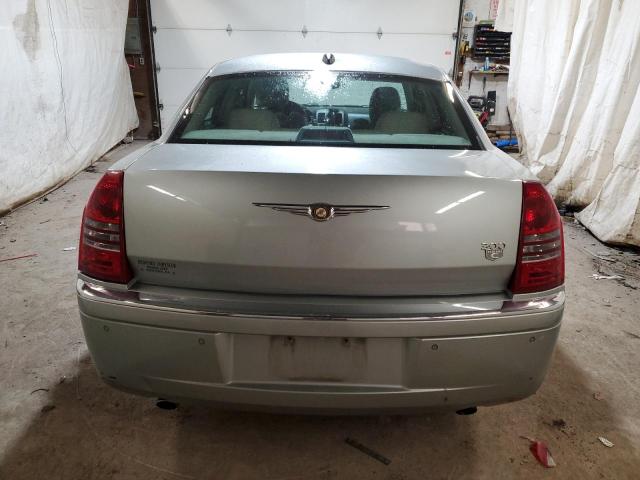 Photo 5 VIN: 2C3AA63H35H673717 - CHRYSLER 300C 