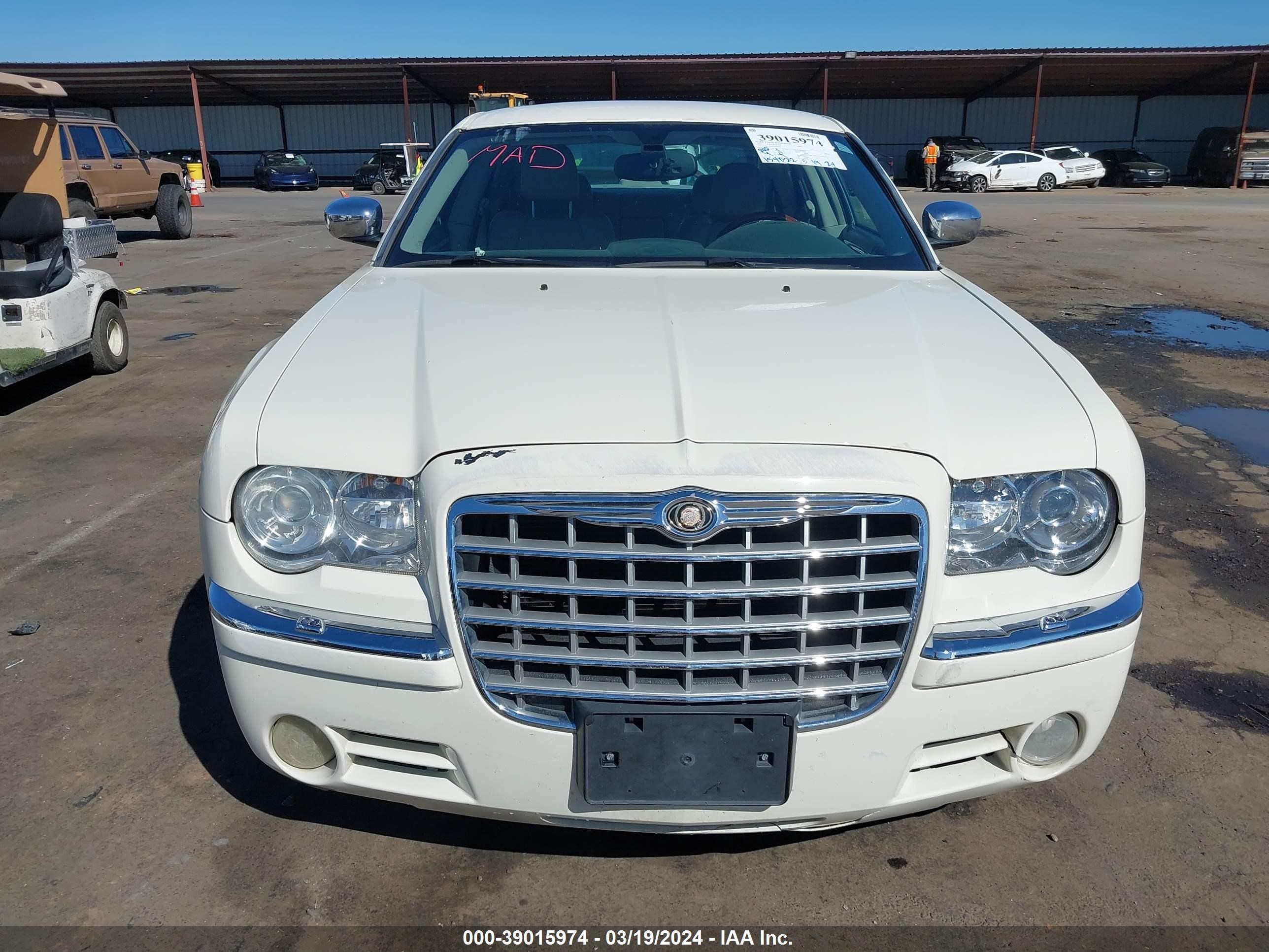 Photo 11 VIN: 2C3AA63H45H106660 - CHRYSLER 300C 