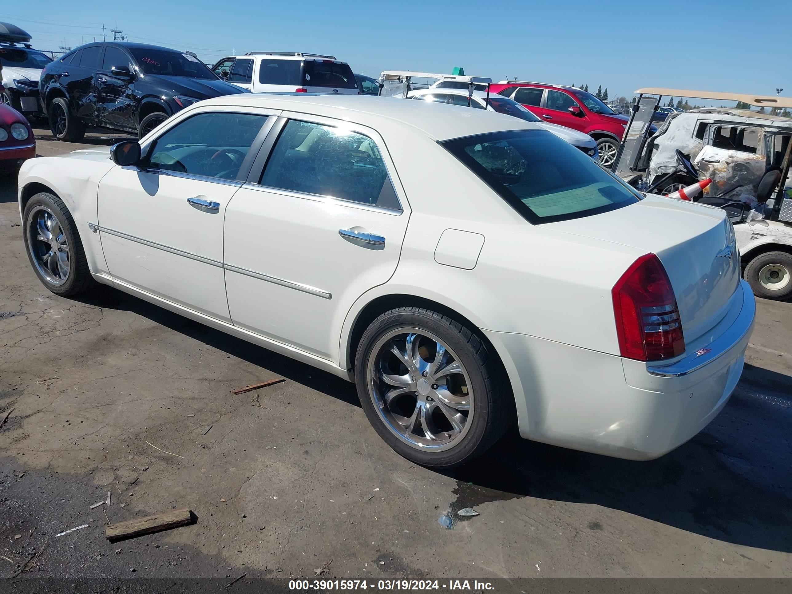 Photo 2 VIN: 2C3AA63H45H106660 - CHRYSLER 300C 