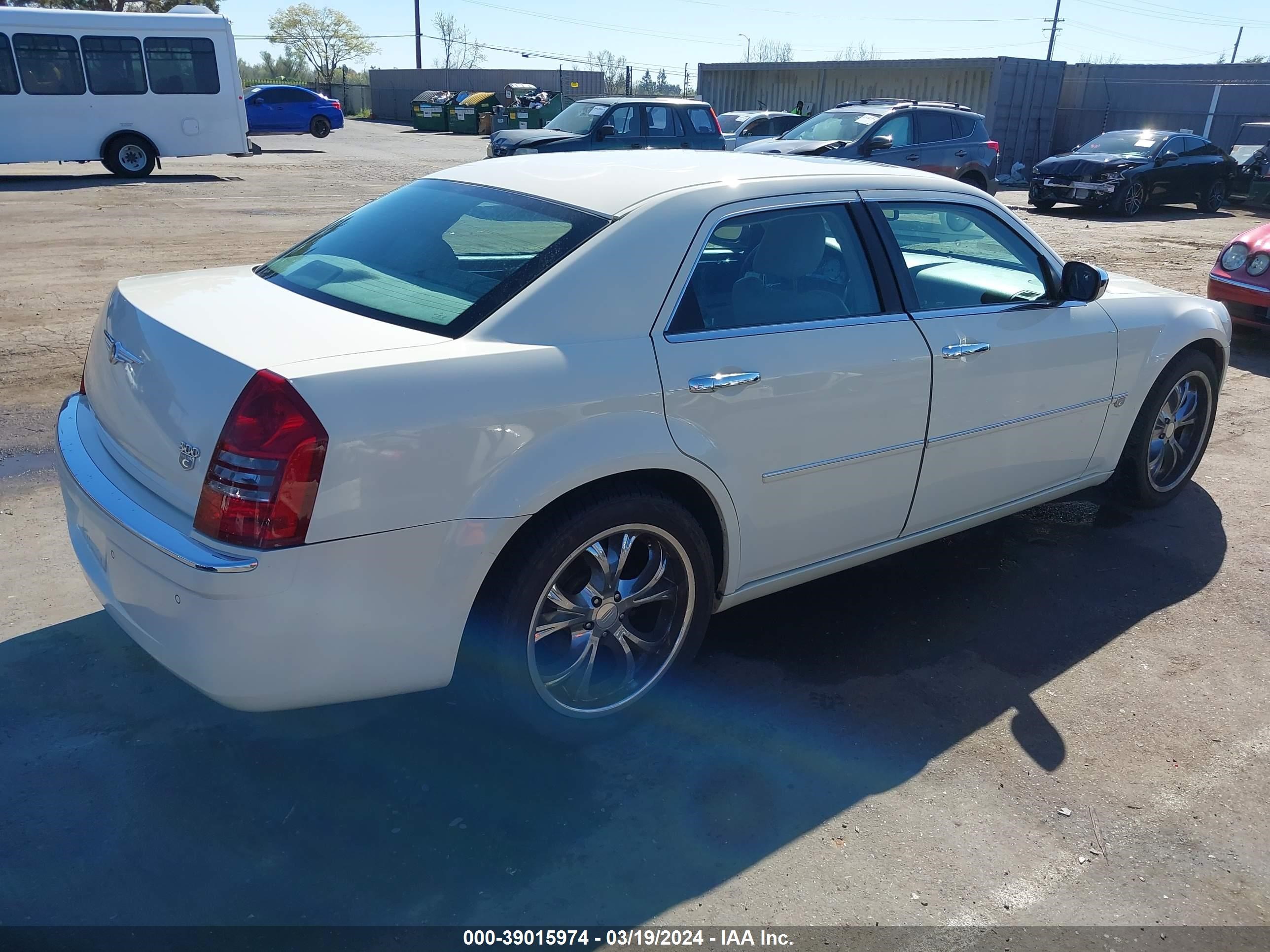 Photo 3 VIN: 2C3AA63H45H106660 - CHRYSLER 300C 