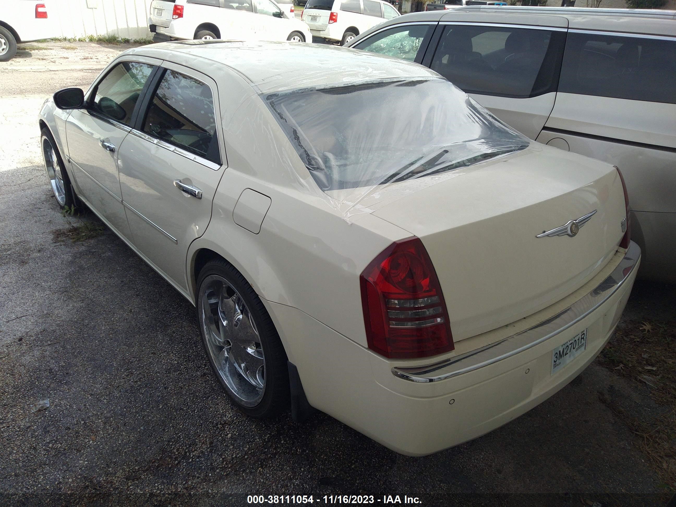 Photo 2 VIN: 2C3AA63H45H694026 - CHRYSLER 300C 