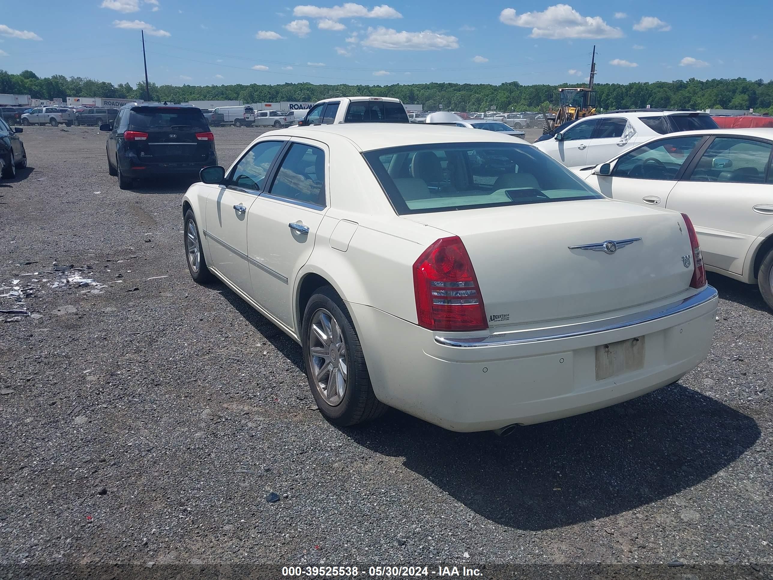 Photo 2 VIN: 2C3AA63H55H562649 - CHRYSLER 300C 