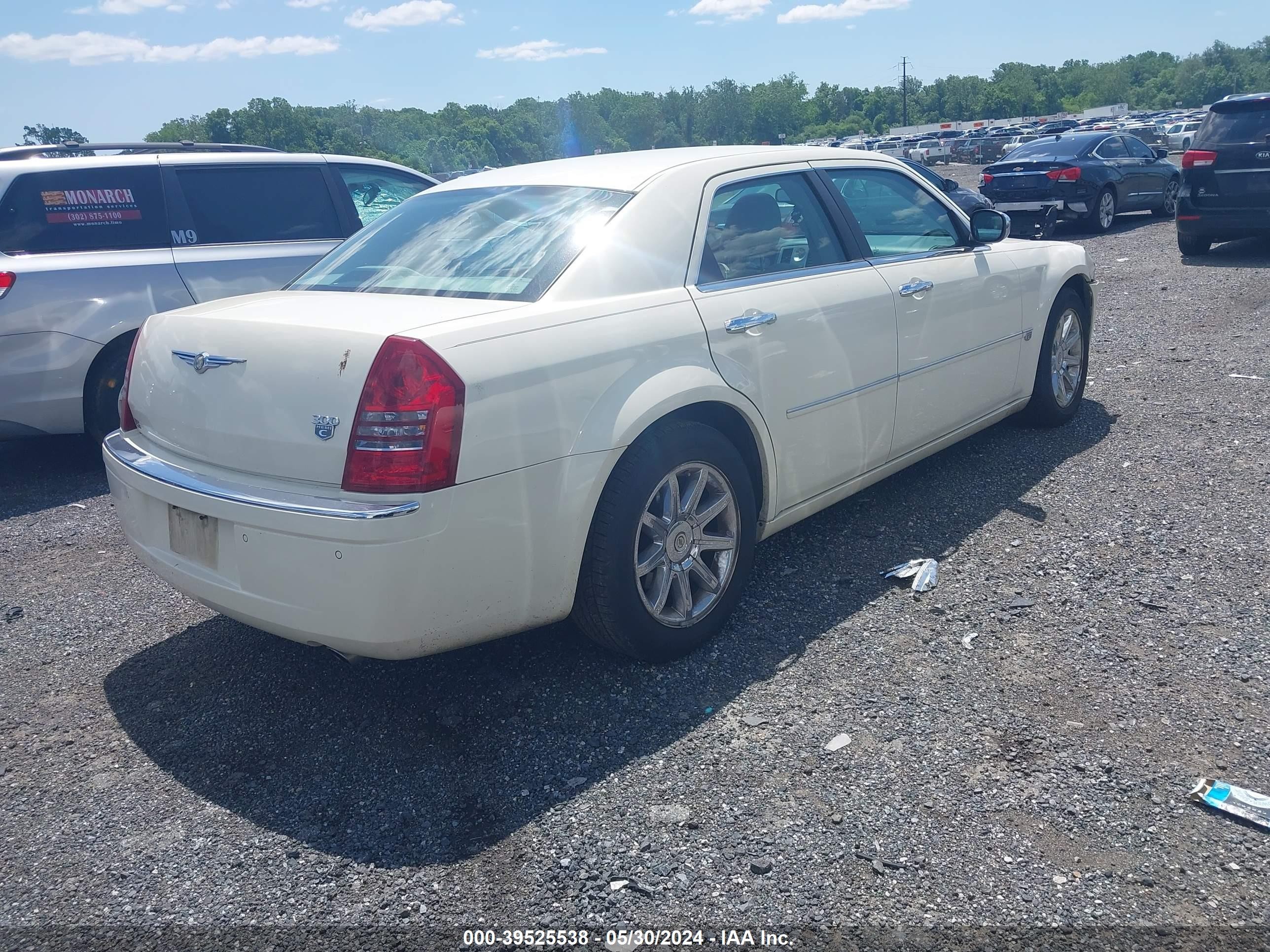 Photo 3 VIN: 2C3AA63H55H562649 - CHRYSLER 300C 