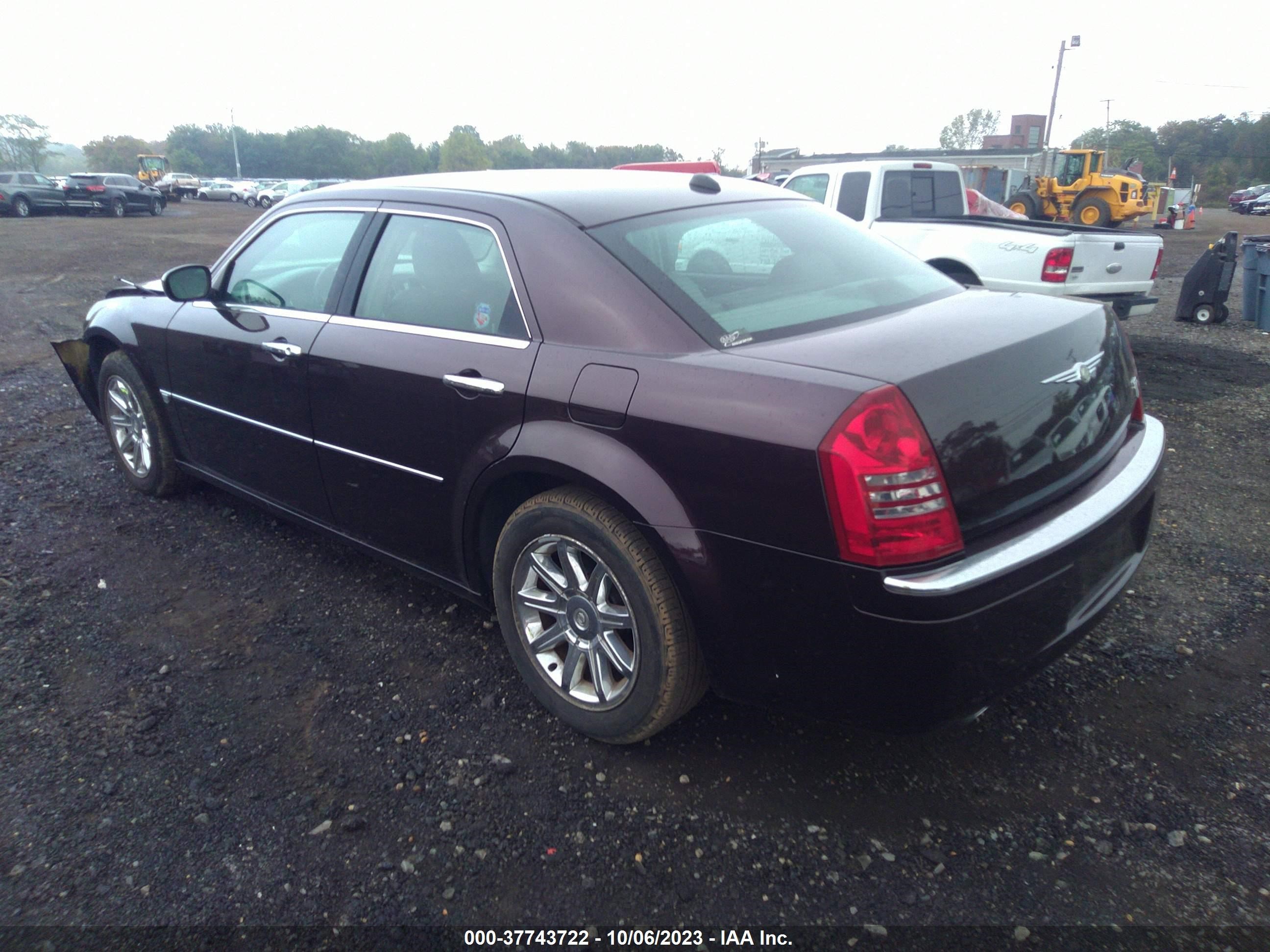 Photo 2 VIN: 2C3AA63H75H507328 - CHRYSLER 300 