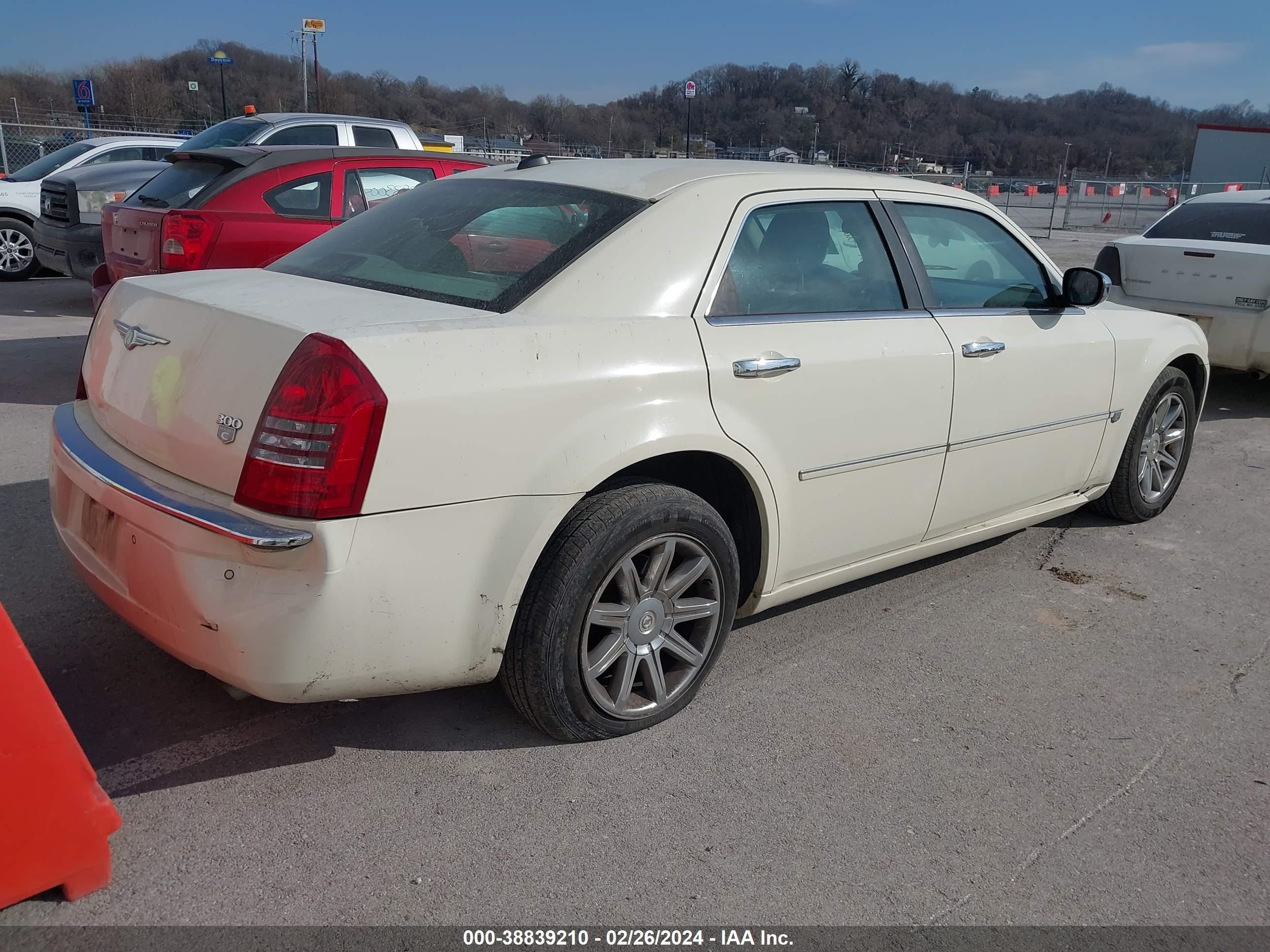 Photo 3 VIN: 2C3AA63H75H524047 - CHRYSLER 300C 