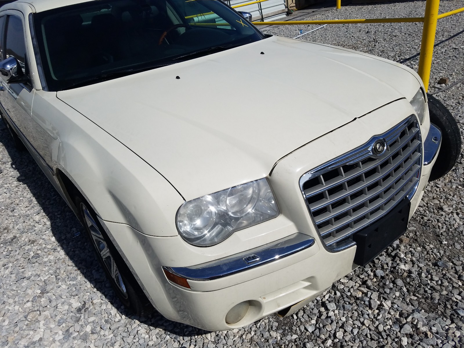 Photo 8 VIN: 2C3AA63H85H117449 - CHRYSLER 300C 