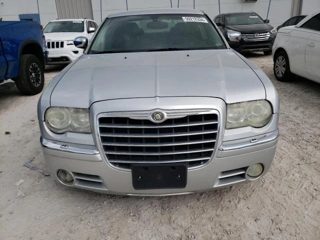 Photo 4 VIN: 2C3AA63H95H154249 - CHRYSLER 300C 