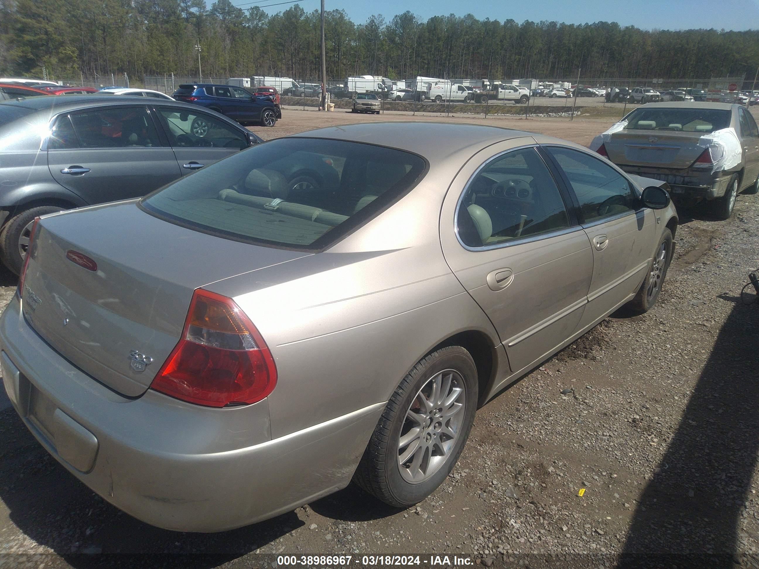 Photo 3 VIN: 2C3AE66G12H133141 - CHRYSLER 300M 