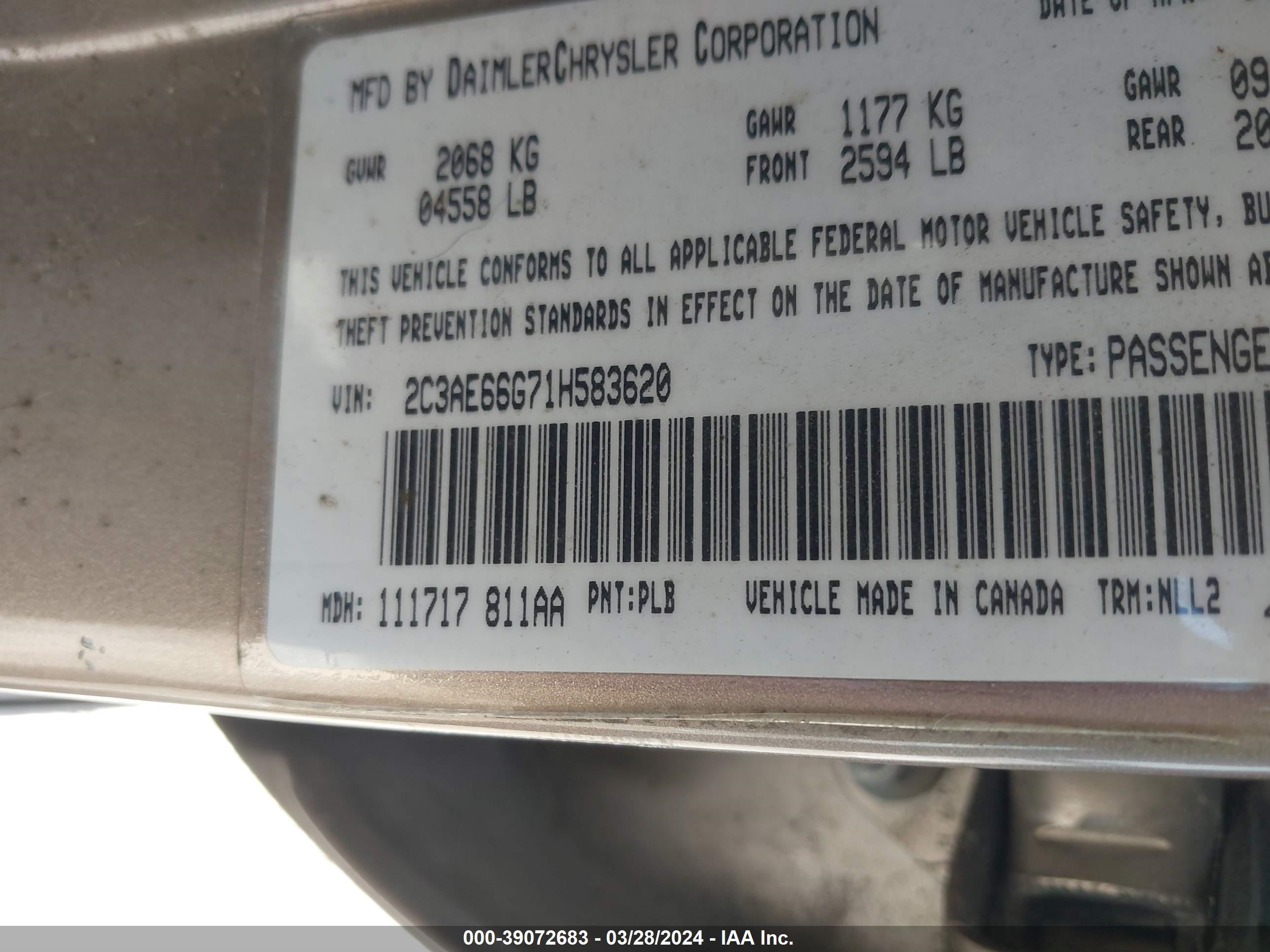 Photo 8 VIN: 2C3AE66G71H583620 - CHRYSLER 300M 