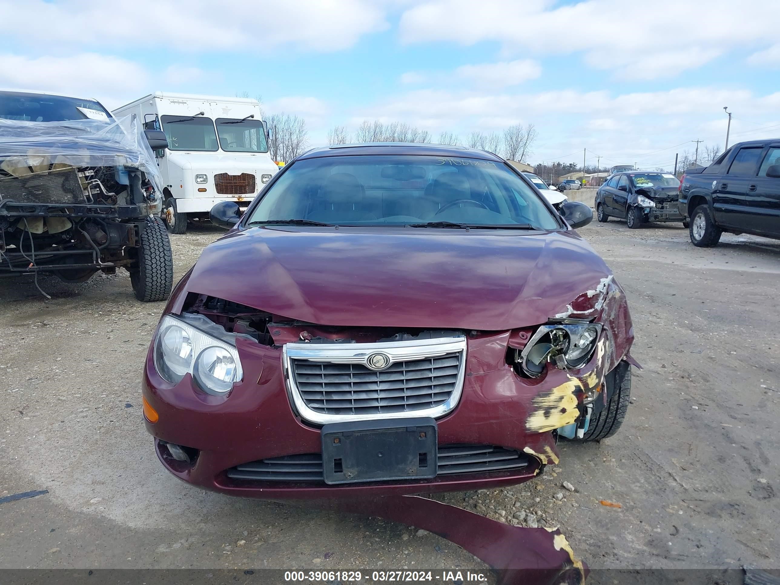 Photo 12 VIN: 2C3AE66G92H126275 - CHRYSLER 300M 