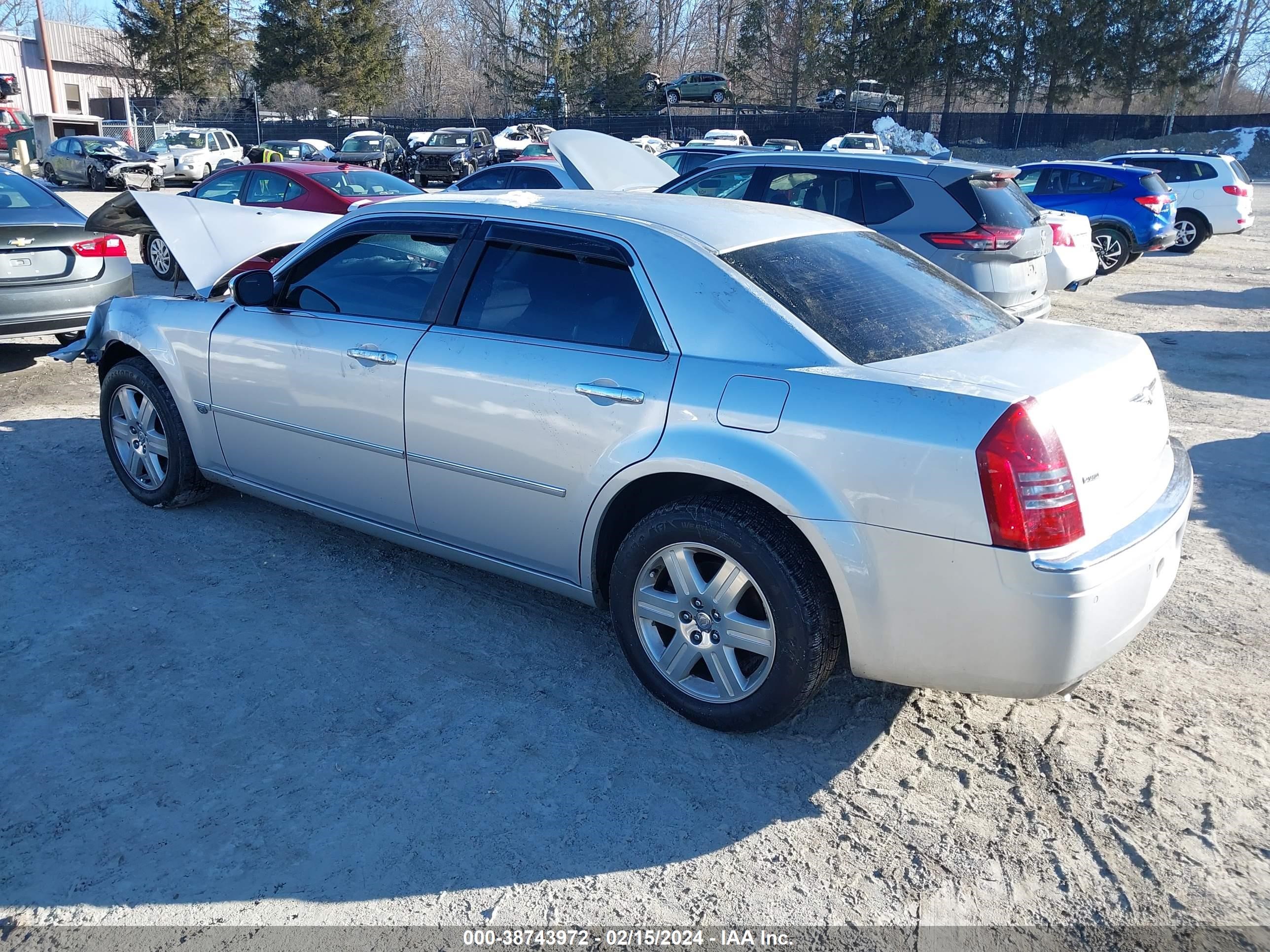 Photo 2 VIN: 2C3AK63H25H671700 - CHRYSLER 300C 