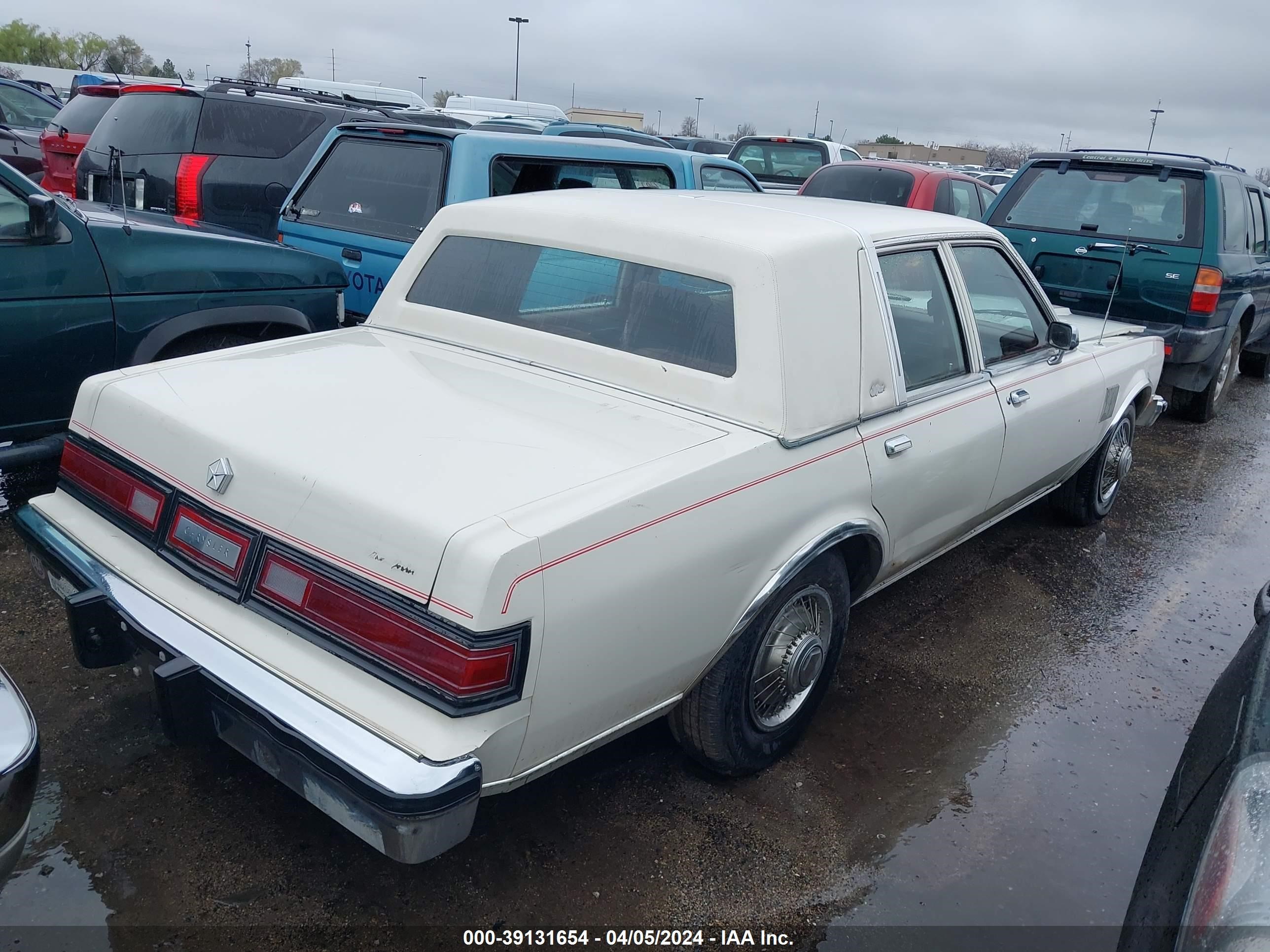 Photo 4 VIN: 2C3BF66P1DR182726 - CHRYSLER NEW YORKER 