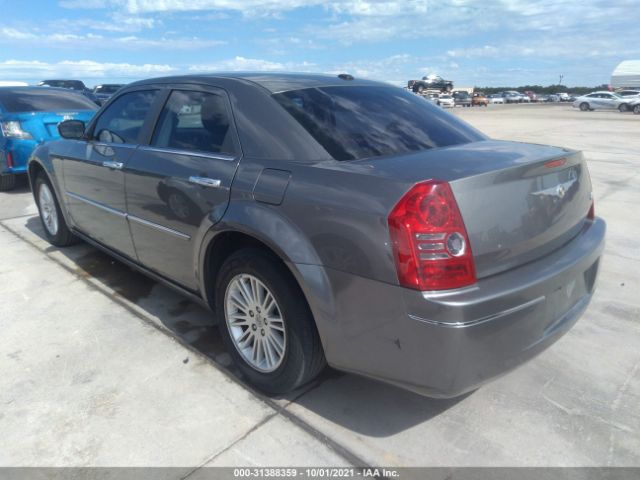 Photo 2 VIN: 2C3CA1CV3AH318770 - CHRYSLER 300 