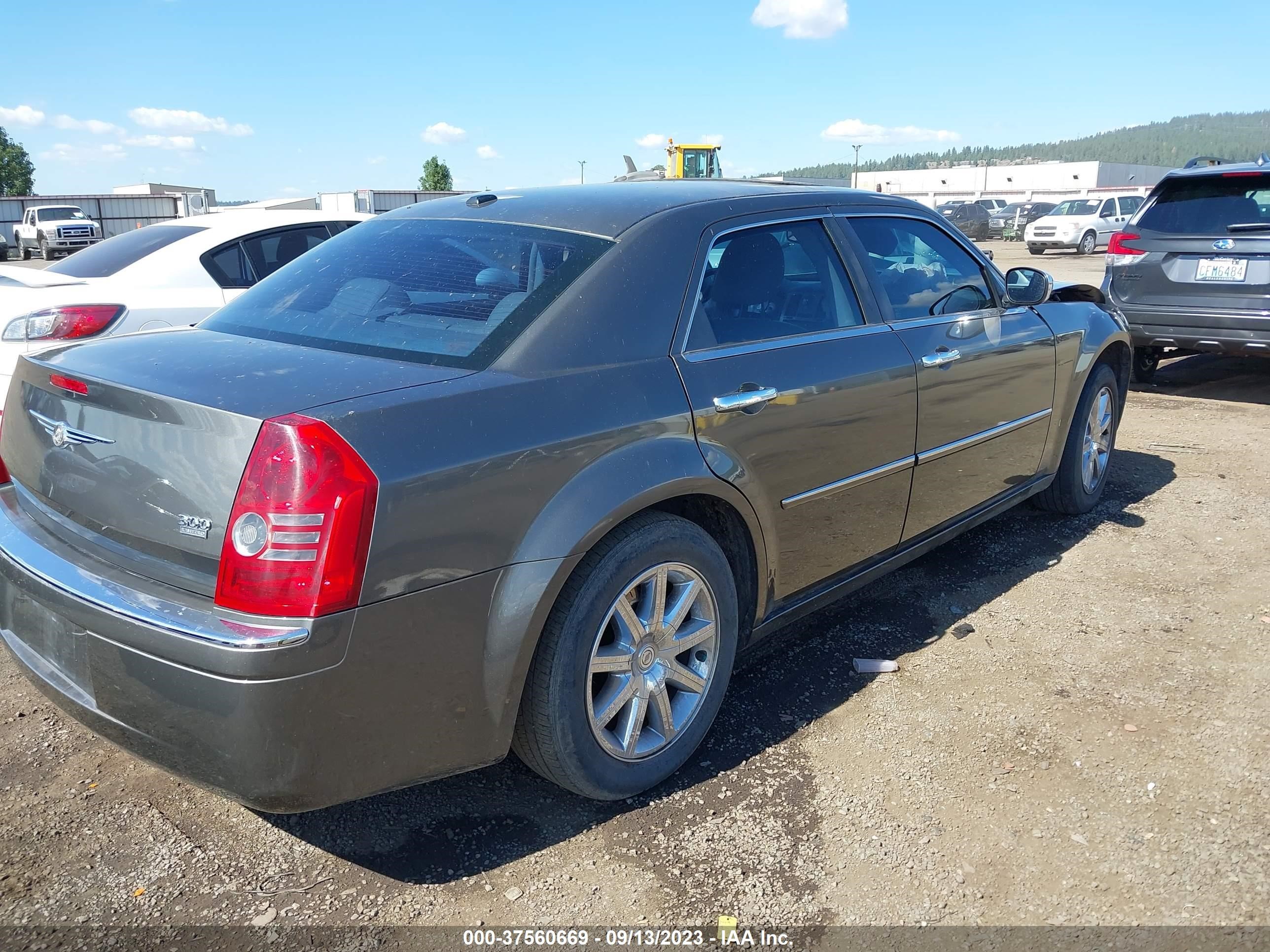 Photo 3 VIN: 2C3CA3CV8AH216375 - CHRYSLER 300 