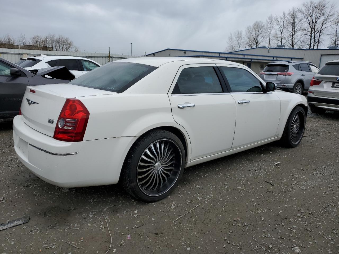 Photo 2 VIN: 2C3CA4CD3AH101132 - CHRYSLER 300 