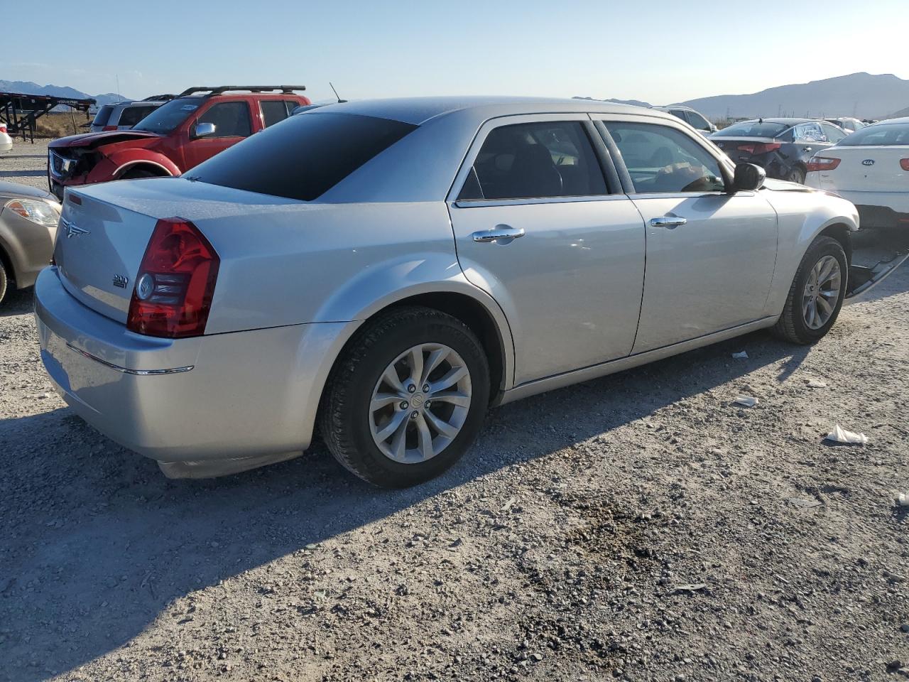 Photo 2 VIN: 2C3CA4CD3AH105018 - CHRYSLER 300 