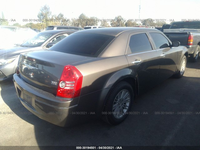 Photo 3 VIN: 2C3CA4CD7AH150155 - CHRYSLER 300 