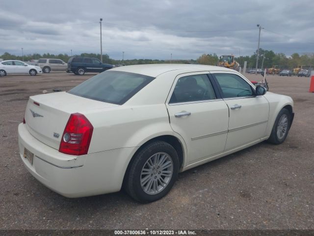 Photo 3 VIN: 2C3CA4CD7AH198657 - CHRYSLER 300 