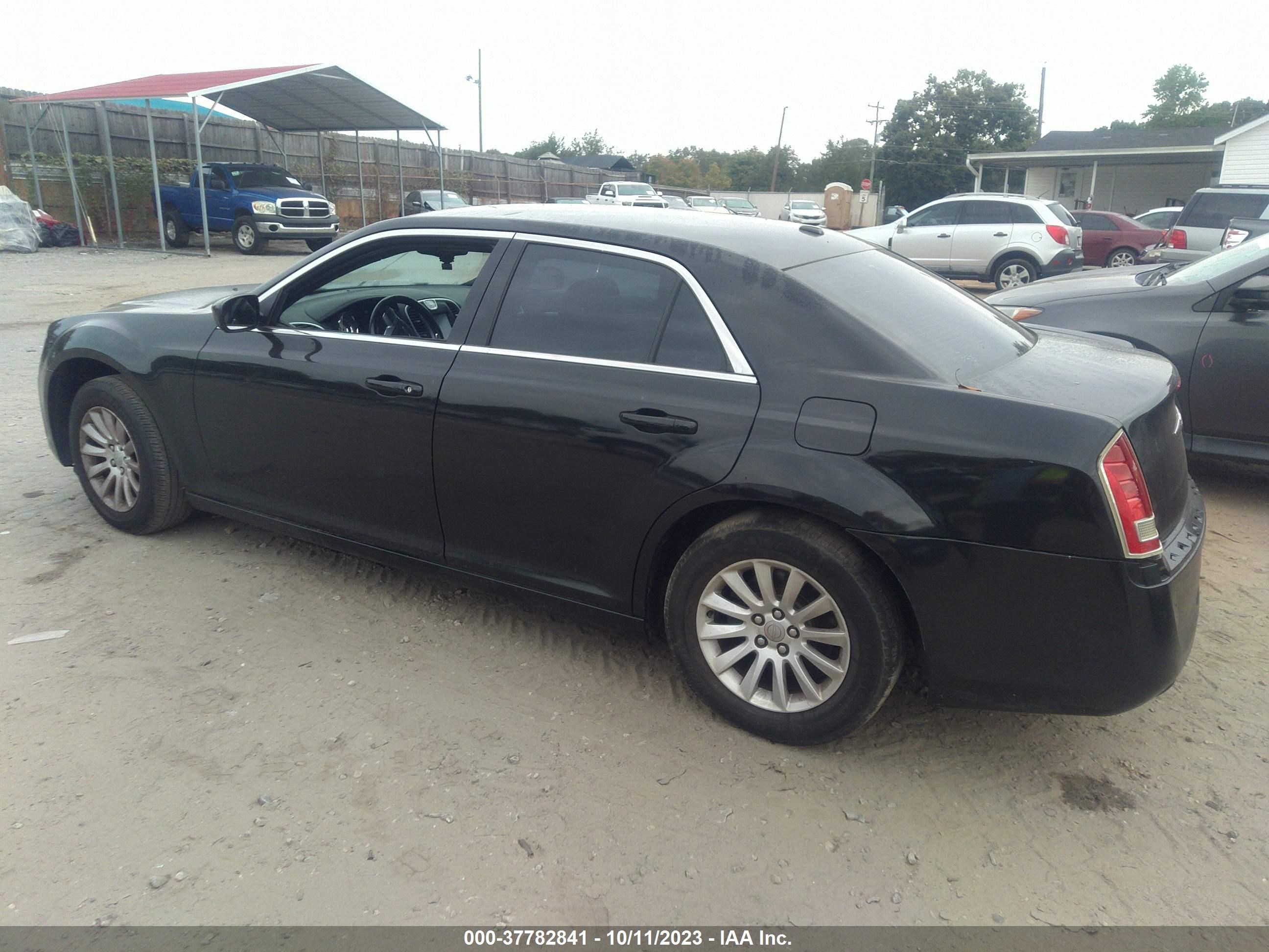 Photo 2 VIN: 2C3CA4CG2BH562852 - CHRYSLER 300 