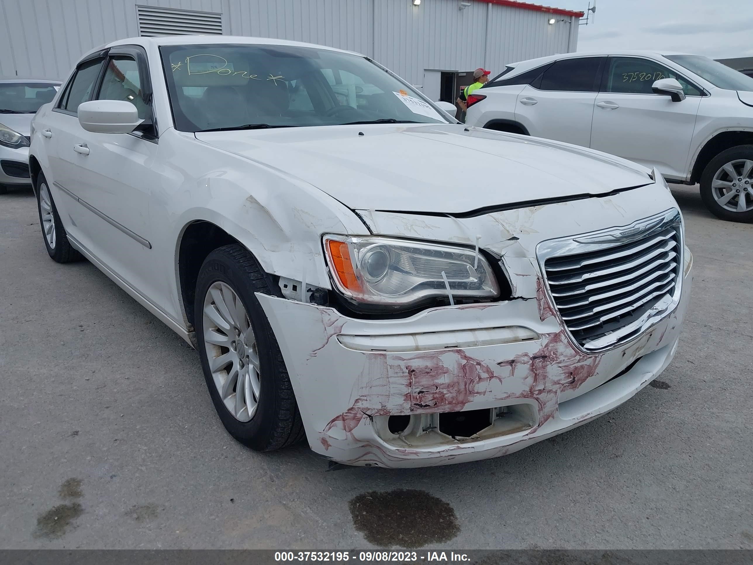 Photo 5 VIN: 2C3CA4CG3BH528418 - CHRYSLER 300 