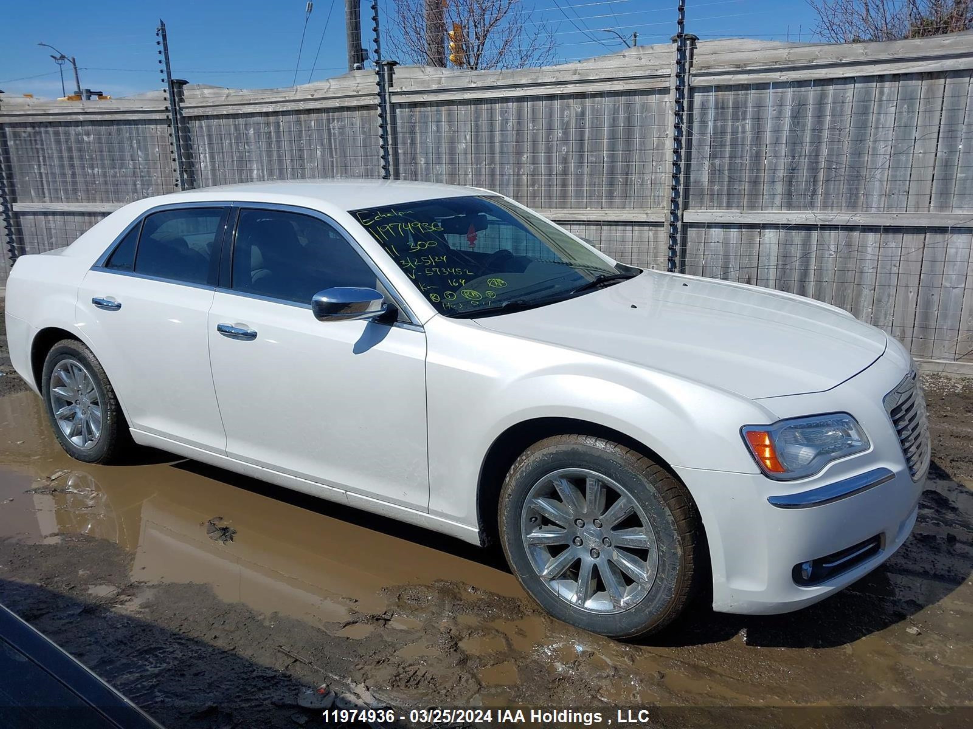 Photo 12 VIN: 2C3CA5CG0BH573452 - CHRYSLER 300 