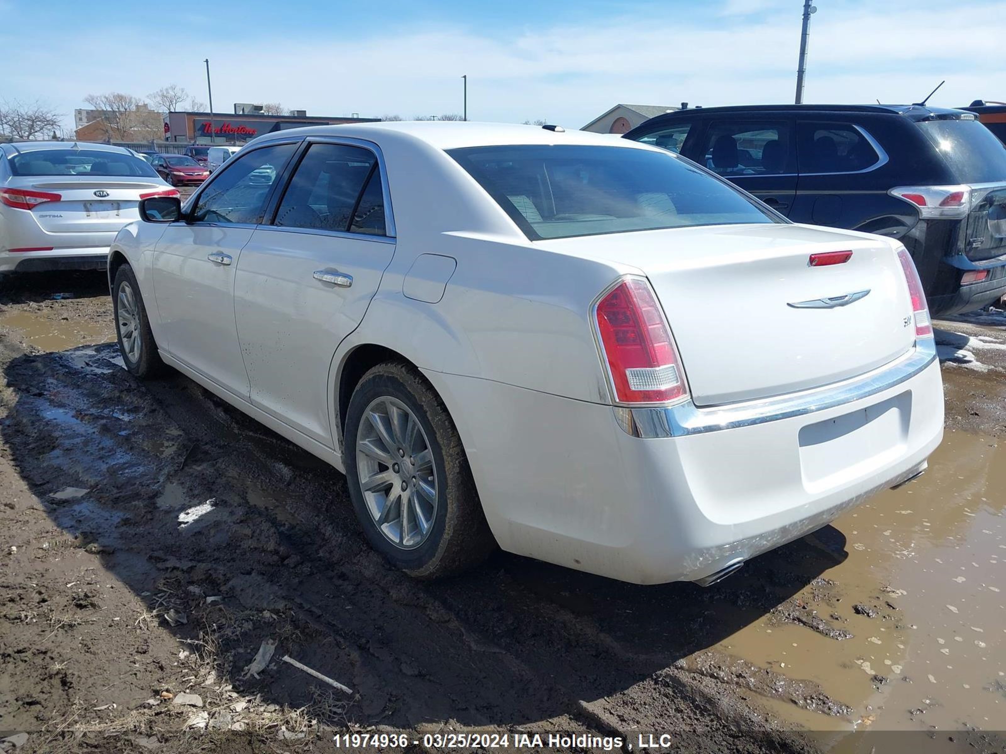 Photo 2 VIN: 2C3CA5CG0BH573452 - CHRYSLER 300 