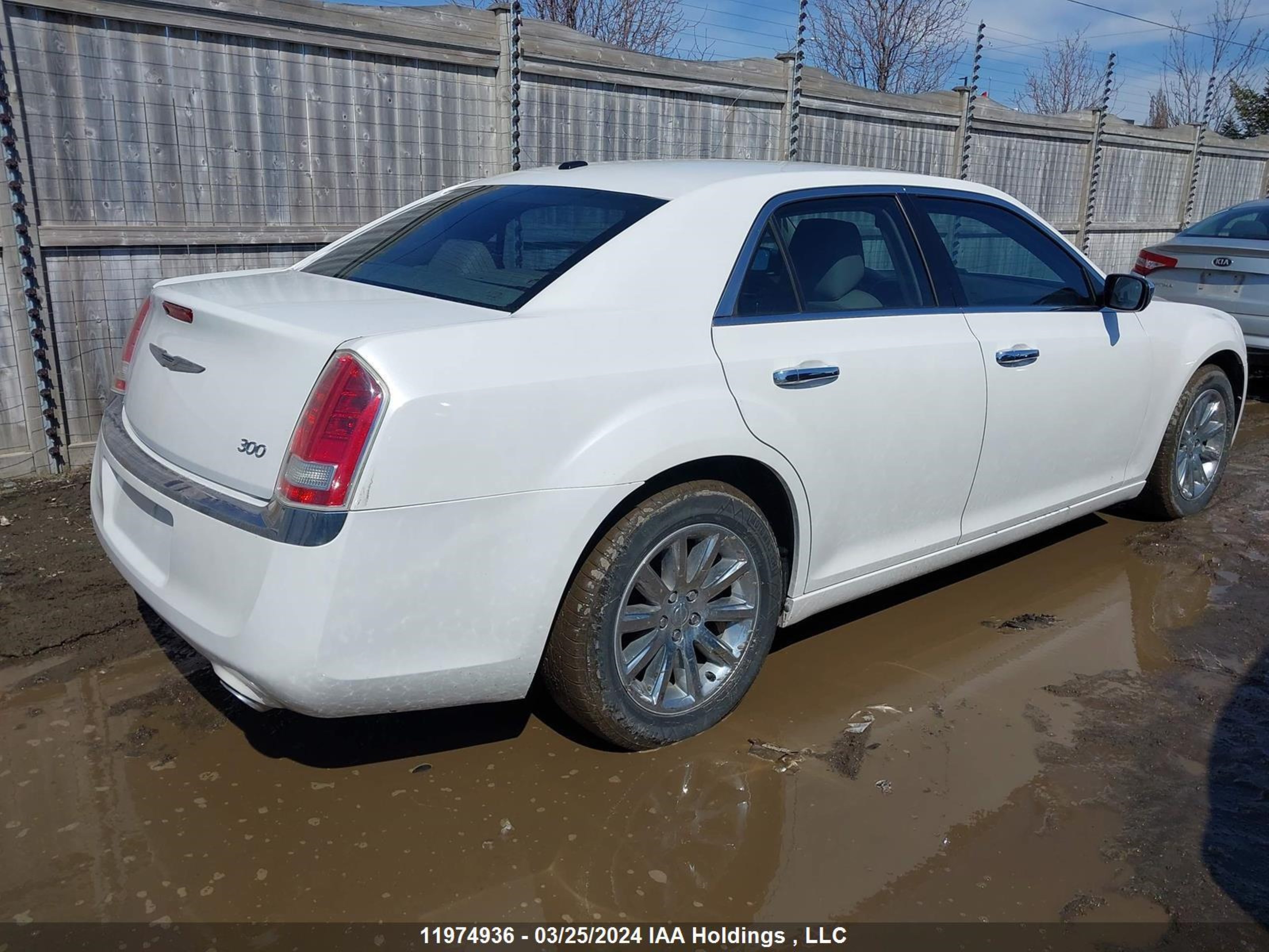 Photo 3 VIN: 2C3CA5CG0BH573452 - CHRYSLER 300 