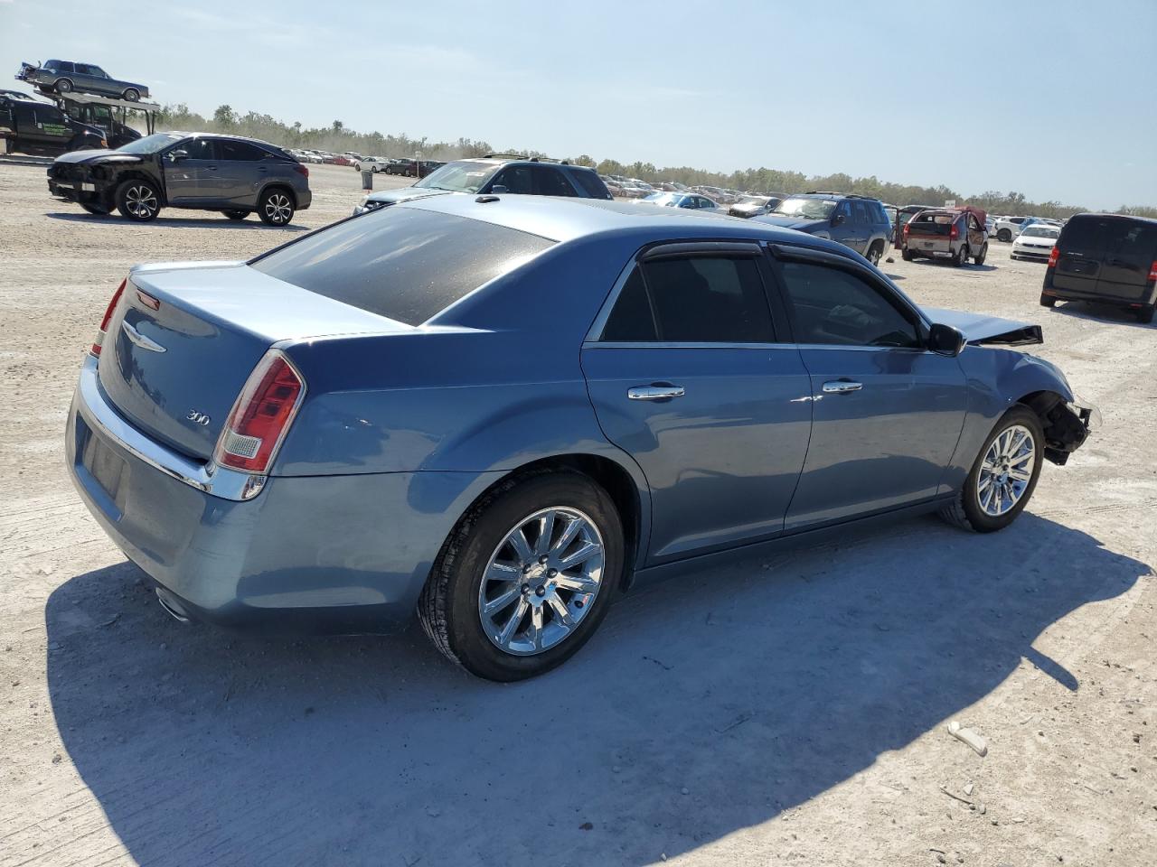 Photo 2 VIN: 2C3CA5CG2BH547421 - CHRYSLER 300 