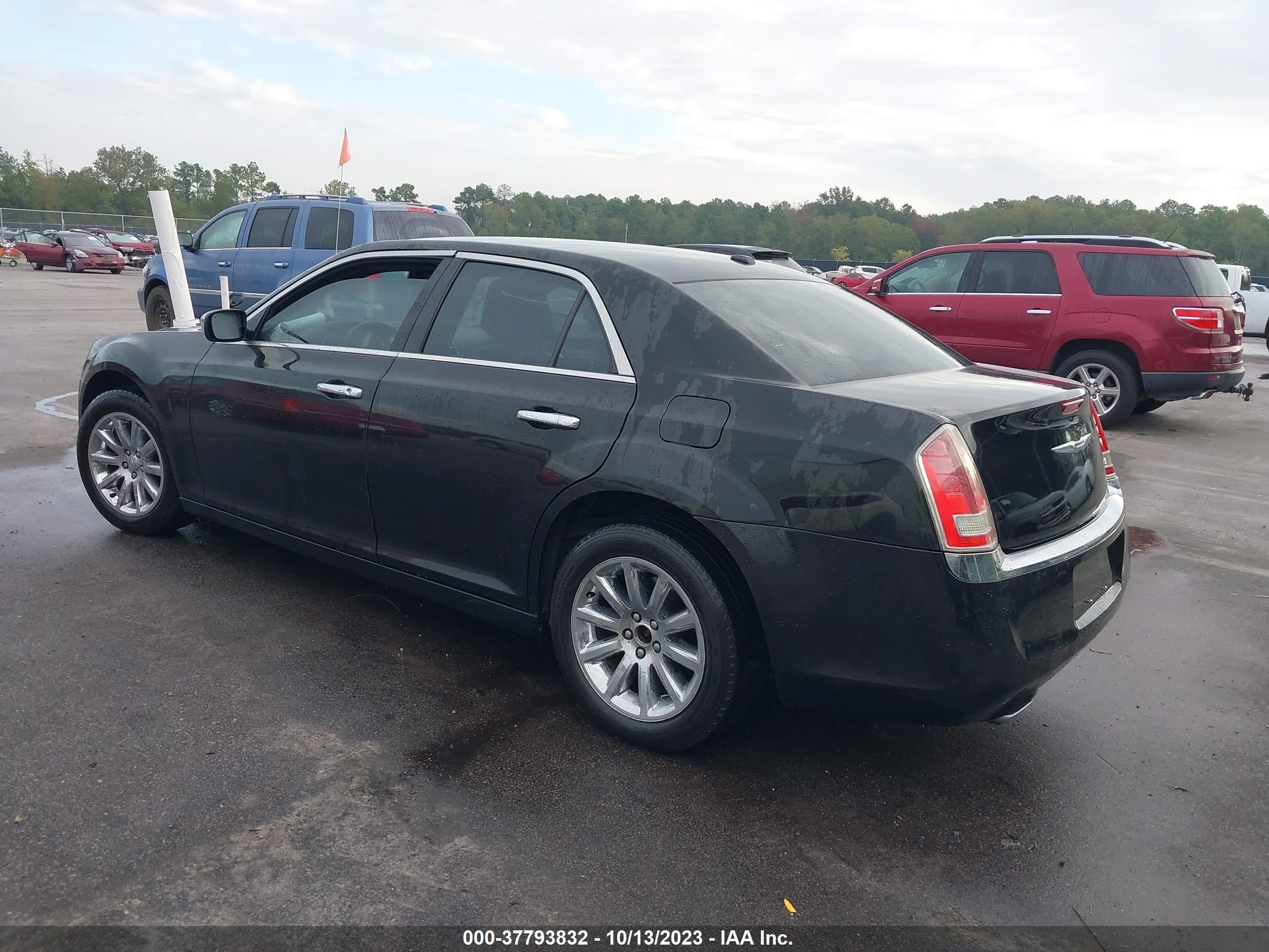 Photo 2 VIN: 2C3CA5CG3BH536993 - CHRYSLER 300 