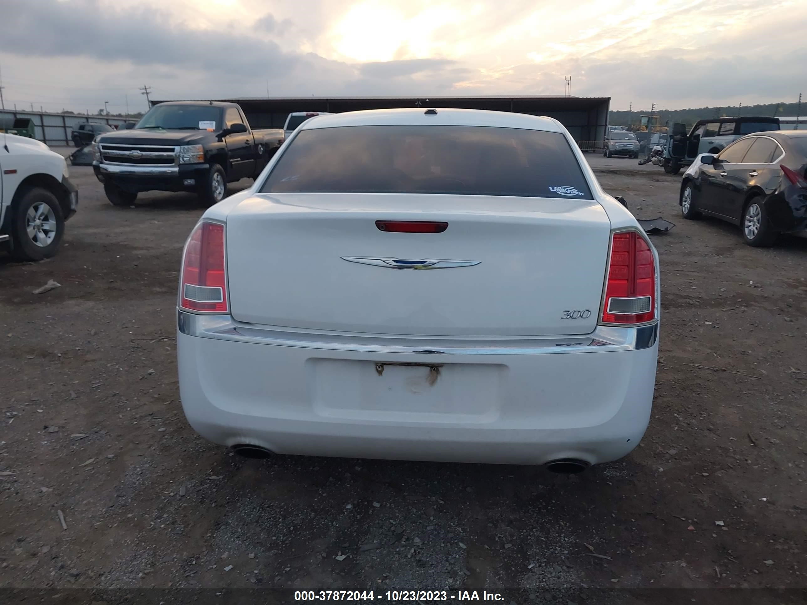 Photo 15 VIN: 2C3CA5CG4BH531866 - CHRYSLER 300 