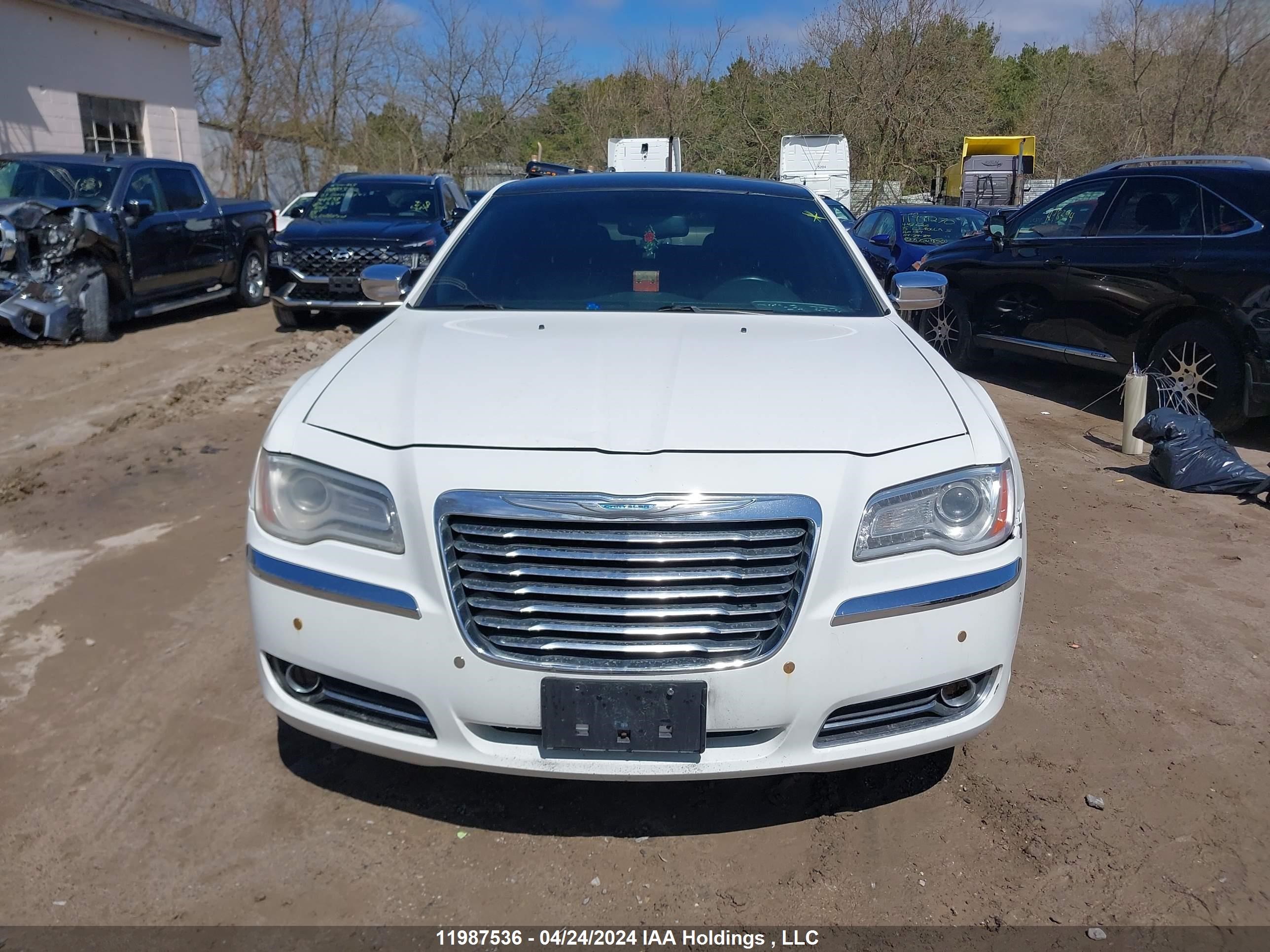 Photo 12 VIN: 2C3CA5CG4BH611409 - CHRYSLER 300C 