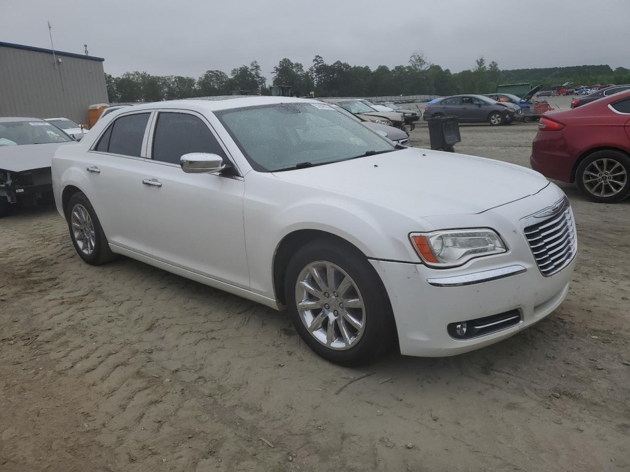 Photo 3 VIN: 2C3CA5CG7BH554820 - CHRYSLER 300 