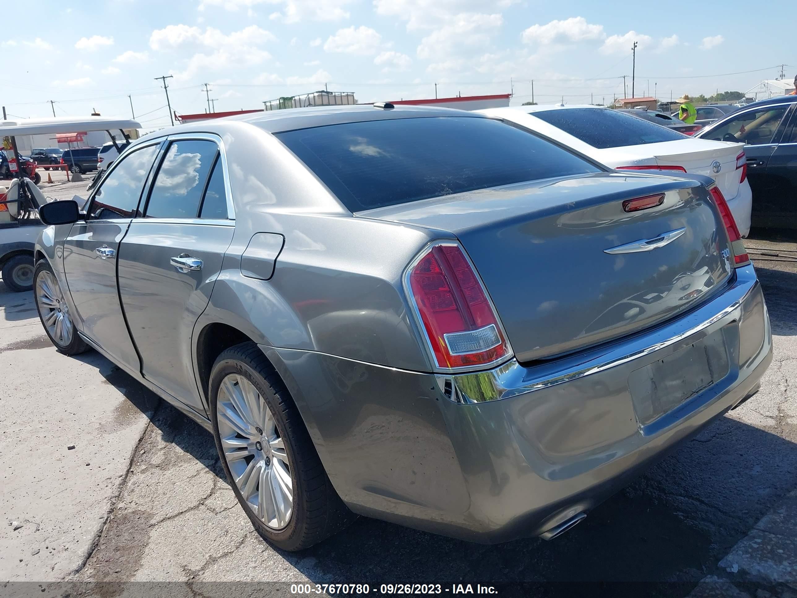 Photo 2 VIN: 2C3CA5CG9BH599502 - CHRYSLER 300 