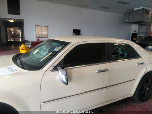 Photo 5 VIN: 2C3CA5CV1AH326485 - CHRYSLER 300 