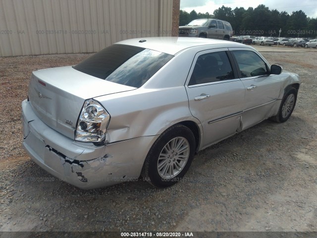 Photo 3 VIN: 2C3CA5CV2AH160882 - CHRYSLER 300 