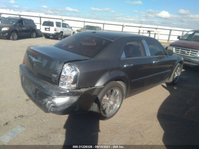 Photo 3 VIN: 2C3CA5CV2AH212804 - CHRYSLER 300 