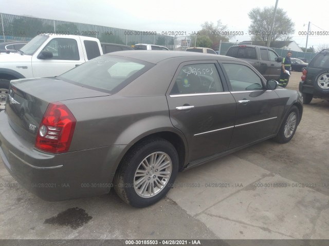 Photo 3 VIN: 2C3CA5CV2AH272422 - CHRYSLER 300 