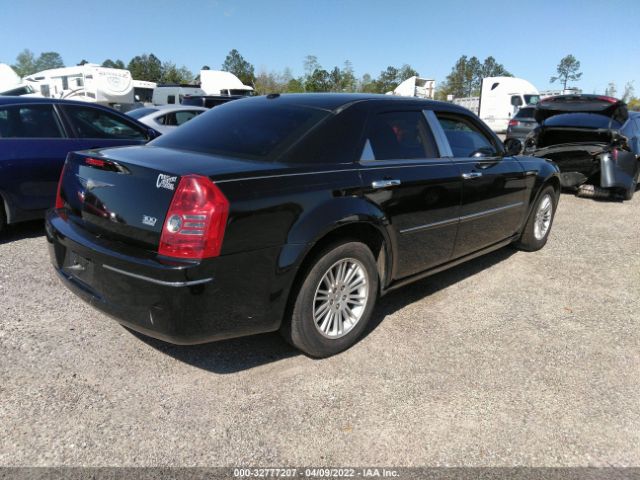 Photo 3 VIN: 2C3CA5CV3AH324950 - CHRYSLER 300 