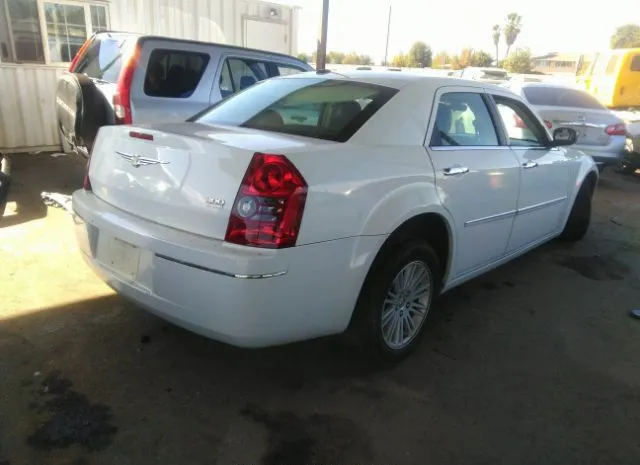 Photo 3 VIN: 2C3CA5CV5AH275816 - CHRYSLER 300 