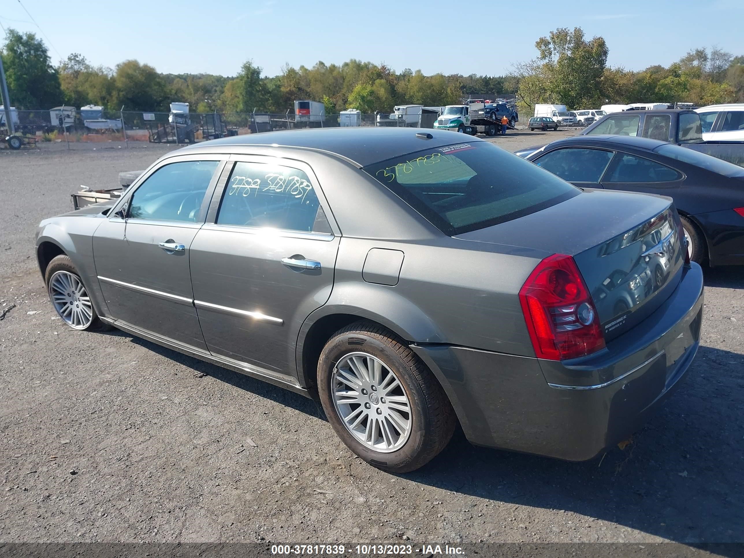 Photo 2 VIN: 2C3CA5CV6AH164482 - CHRYSLER 300 