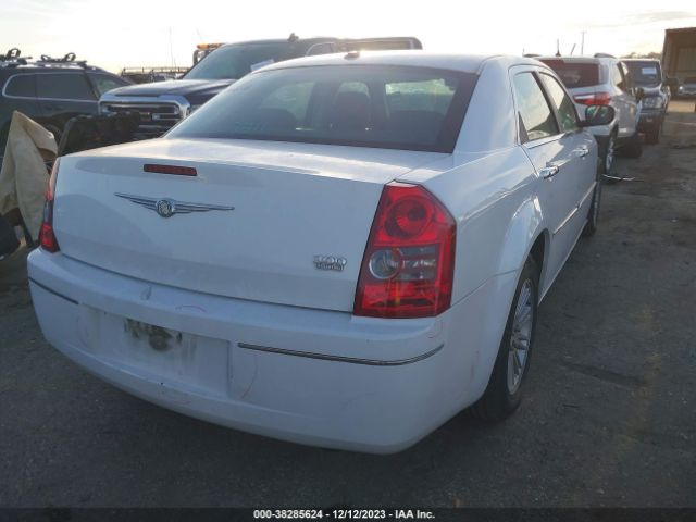 Photo 3 VIN: 2C3CA5CV6AH325073 - CHRYSLER 300 