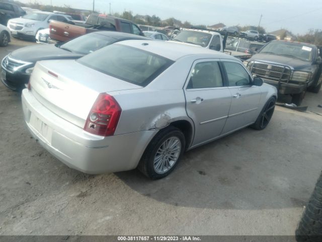 Photo 3 VIN: 2C3CA5CV7AH165043 - CHRYSLER 300 