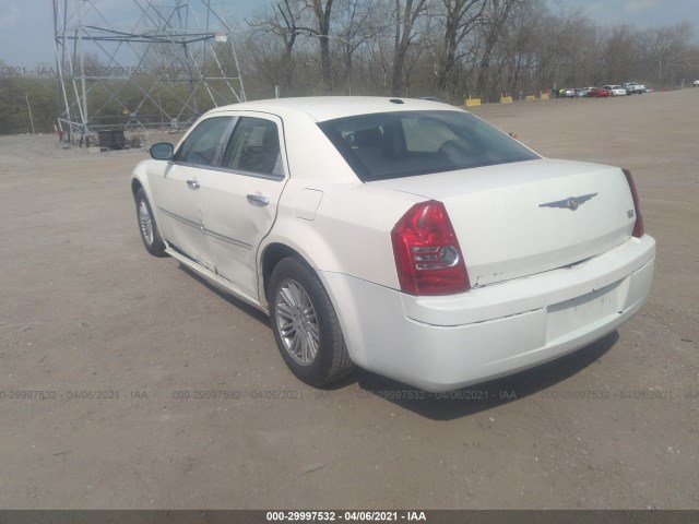 Photo 2 VIN: 2C3CA5CV8AH138921 - CHRYSLER 300 