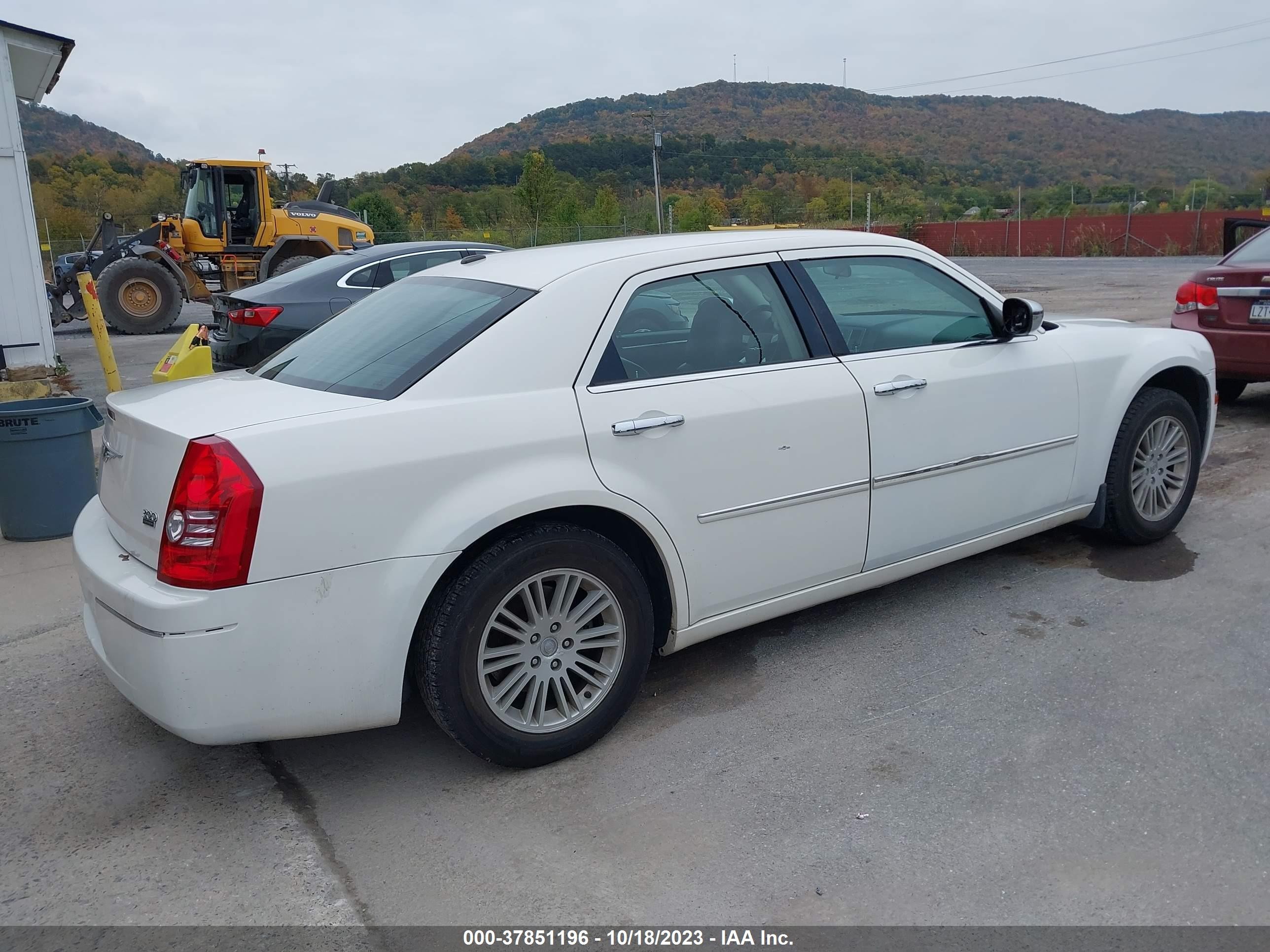 Photo 3 VIN: 2C3CA5CV9AH191658 - CHRYSLER 300 