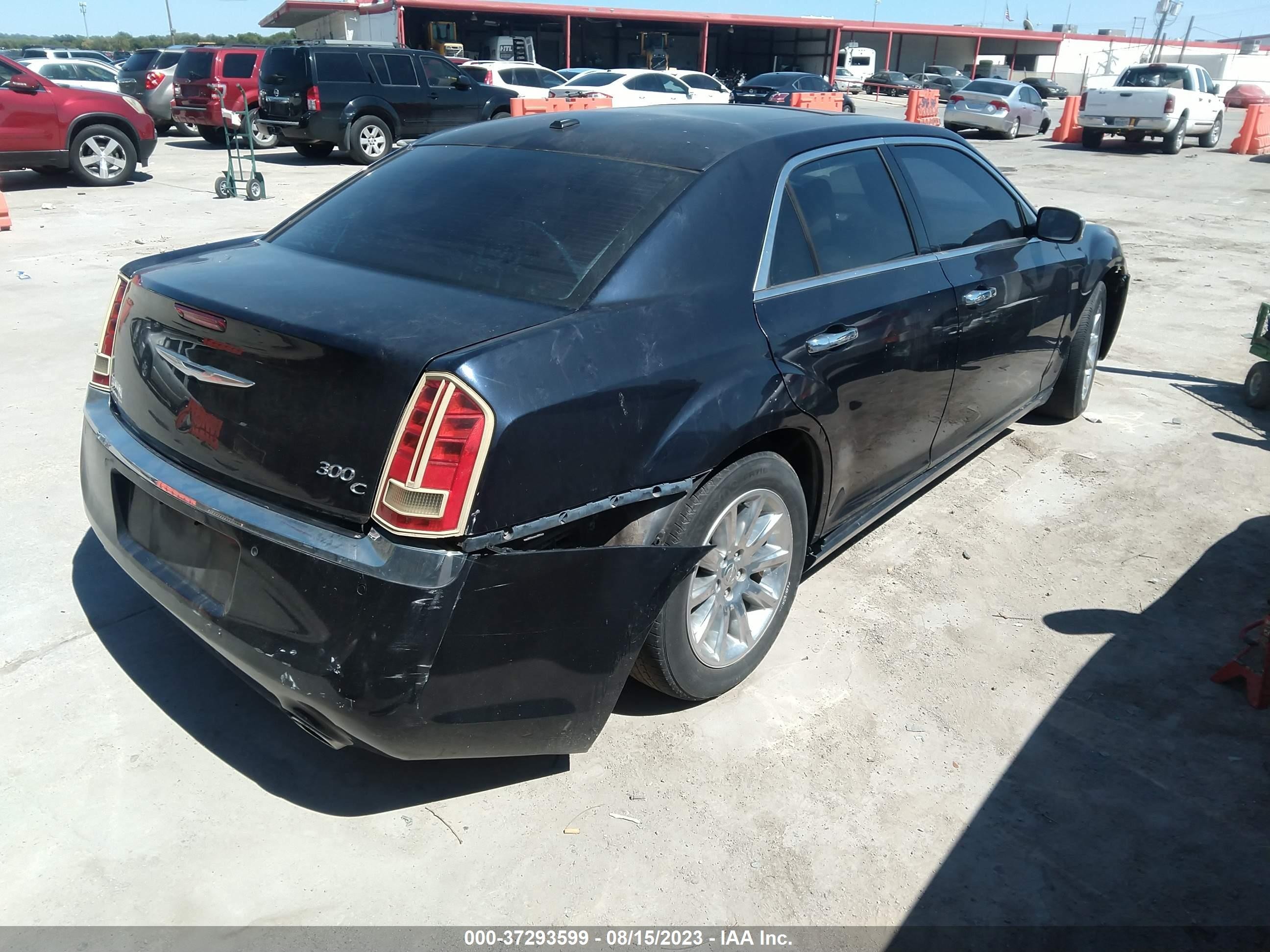 Photo 3 VIN: 2C3CA6CT0BH514405 - CHRYSLER 300 