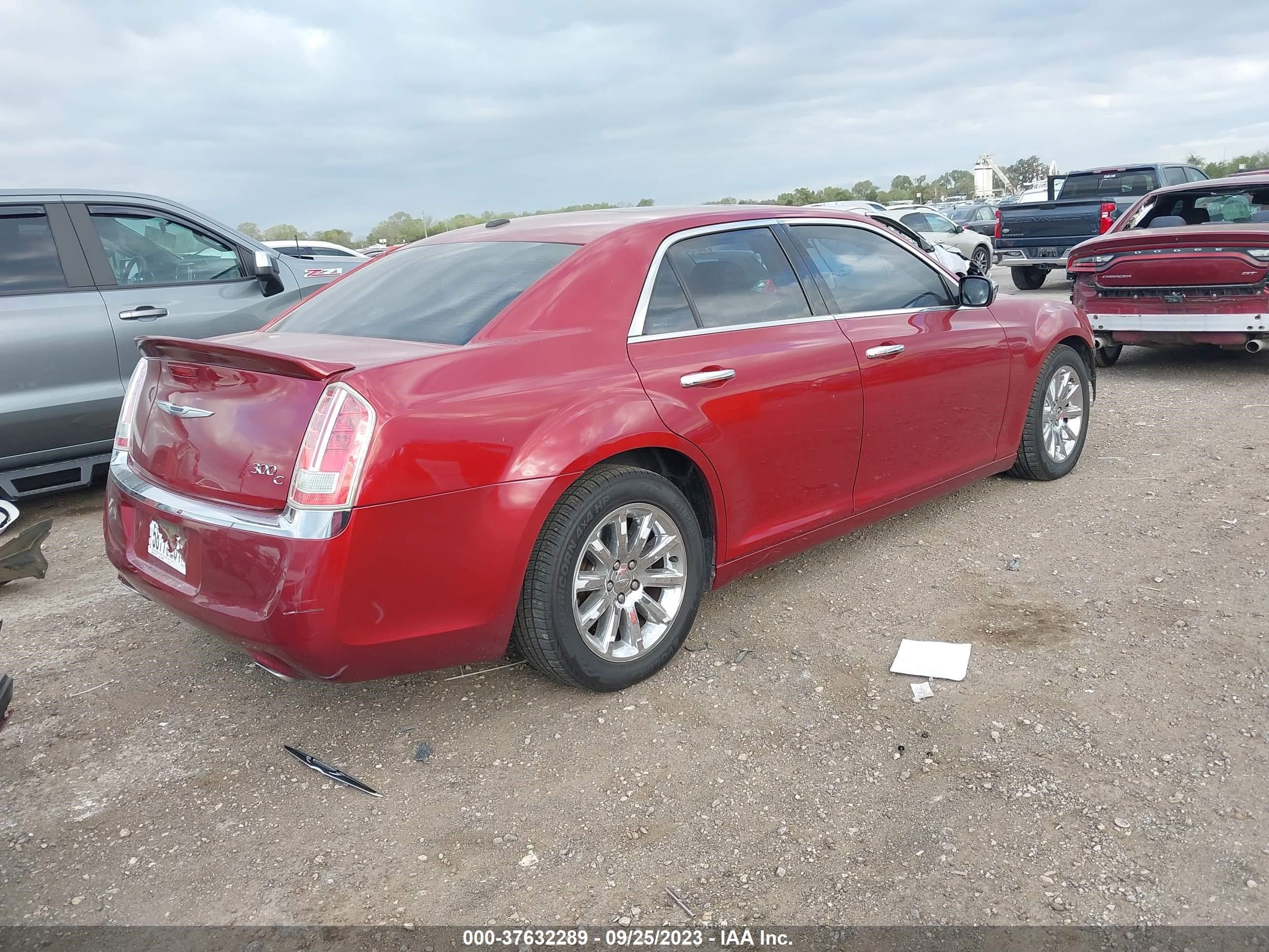 Photo 3 VIN: 2C3CA6CT2BH528970 - CHRYSLER 300 